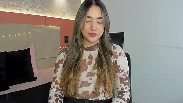 Snapshot of AniiRose chatting on November 29, 2025, 12:46 am AniiRose online show from November 29, 2025, 12:46 am