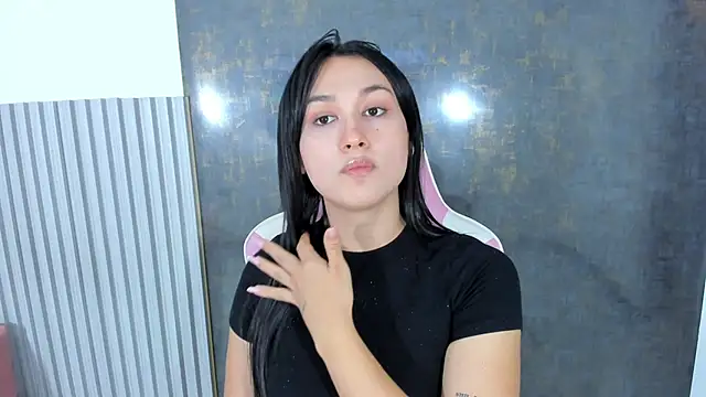 lana boomer online show from December 17, 2025, 8:37 pm