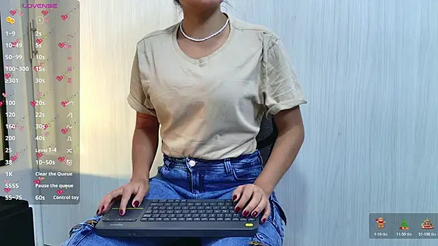 cutehanna1 online show from November 18, 2025, 10:25 pm