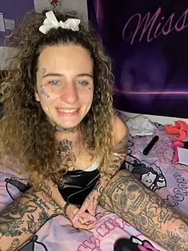 BlazyKitsune- online show from January 13, 2025, 1:28 pm