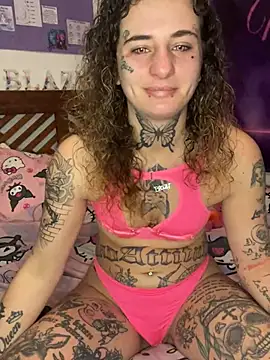 BlazyKitsune- online show from February 7, 2025, 8:44 am