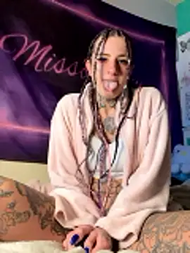 BlazyKitsune- online show from January 7, 2026, 11:23 am