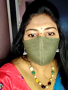 RomeoJuliet345 online show from November 25, 2025, 7:52 am