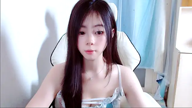 xiyao1314 online show from November 16, 2025, 6:19 am