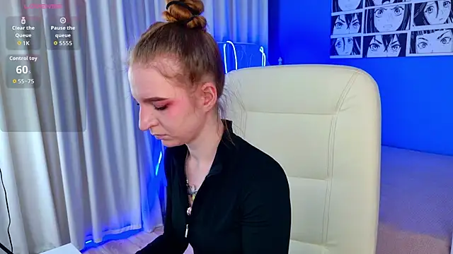 Snapshot of VioletShine chatting on February 3, 2026, 1:49 pm VioletShine online show from February 3, 2026, 1:49 pm