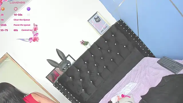 Snapshot of SarayMoorex_ chatting on January 31, 2025, 3:33 pm SarayMoorex online show from January 31, 2025, 3:33 pm