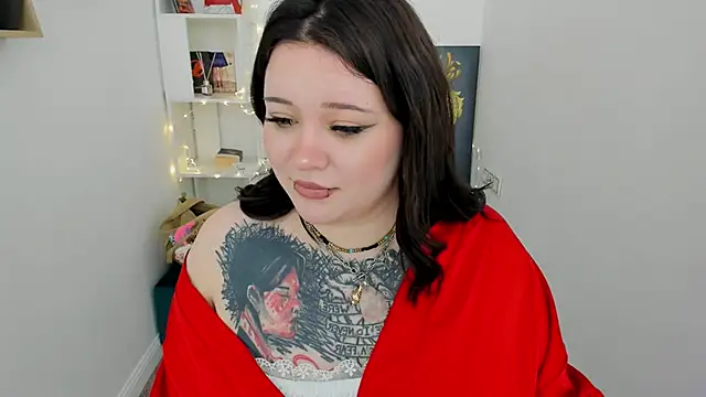 MoonLghte online show from February 28, 2025, 7:46 pm