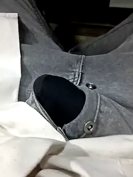 Steve98768 online show from December 10, 2024, 10:05 pm