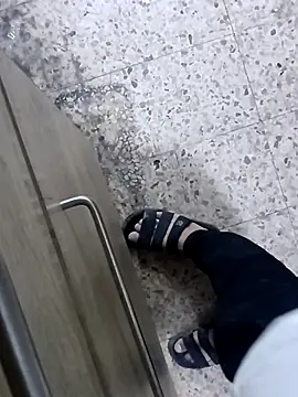 Steve98768 online show from October 29, 2025, 8:43 pm