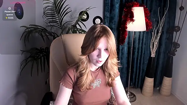 EvaStevs online show from December 2, 2024, 9:45 am