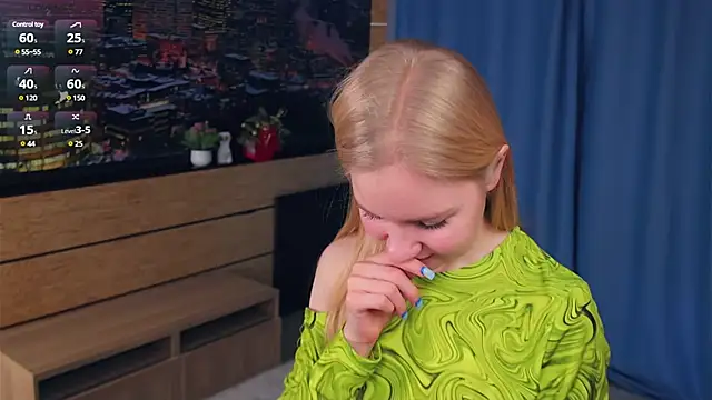 OdelinaFicken online show from February 7, 2025, 7:07 am