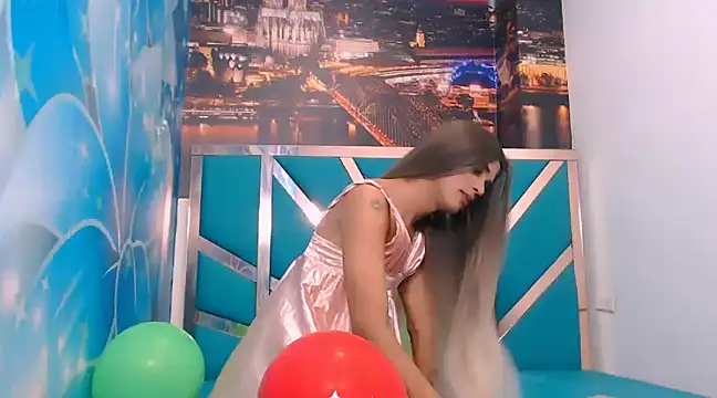 Snapshot of Luna_and_valery chatting on December 6, 2024, 8:07 pm Luna and valery online show from December 6, 2024, 8:07 pm