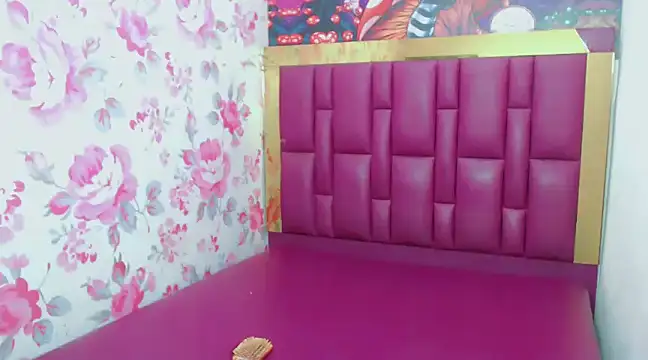 Snapshot of Luna_and_valery chatting on January 13, 2025, 8:04 pm Luna and valery online show from January 13, 2025, 8:04 pm