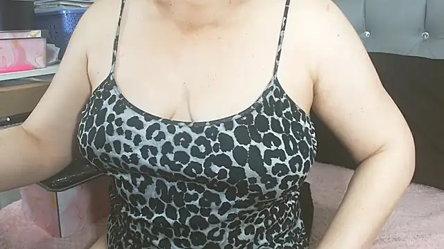 maturepriscila online show from July 24, 2026, 1:31 pm