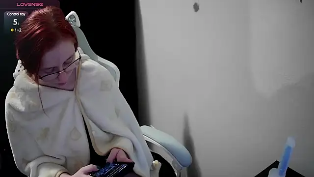 LilyFoxxx online show from December 28, 2024, 5:23 am