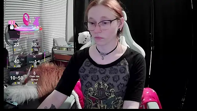 LilyFoxxx online show from March 5, 2025, 4:24 am