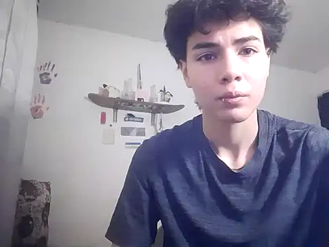 Snapshot of YoursexyJuan chatting on December 12, 2024, 12:38 am YoursexyJuan online show from December 12, 2024, 12:38 am