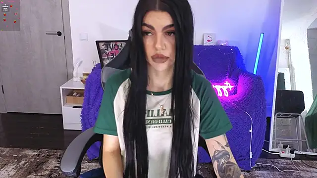 Tiffany lab online show from November 29, 2025, 9:23 am