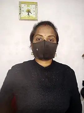 Snapshot of Choclet_bhabhi chatting on January 6, 2025, 11:07 am Choclet bhabhi online show from January 6, 2025, 11:07 am