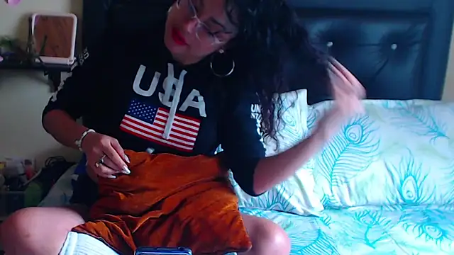 Lunavega1 online show from January 12, 2026, 5:18 pm