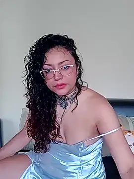 Snapshot of Lunavega1 chatting on February 18, 2026, 5:20 pm Lunavega1 online show from February 18, 2026, 5:20 pm