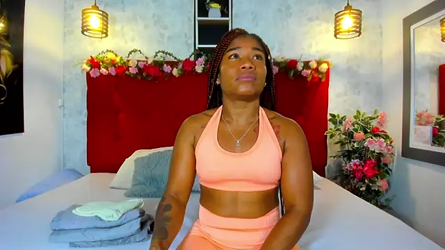 SilvannaFit online show from November 18, 2025, 12:31 pm