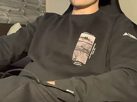 Snapshot of taallguyy_196 chatting on March 12, 2025, 6:00 pm taallguyy 196 online show from March 12, 2025, 6:00 pm