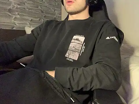 Snapshot of taallguyy_196 chatting on March 13, 2025, 7:39 pm taallguyy 196 online show from March 13, 2025, 7:39 pm