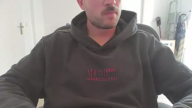 Snapshot of taallguyy_196 chatting on October 5, 2025, 8:56 am taallguyy 196 online show from October 5, 2025, 8:56 am