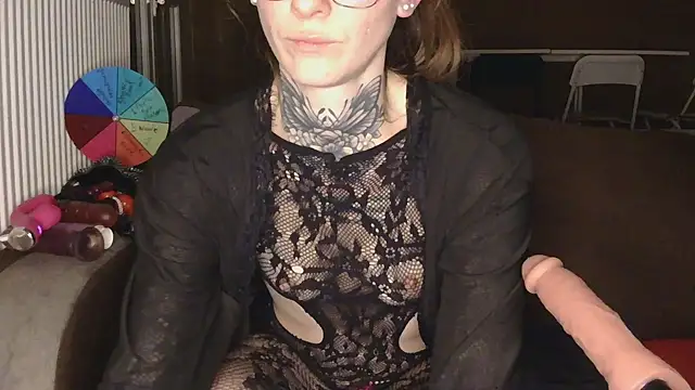 liloucamchaudee online show from February 4, 2026, 8:03 pm