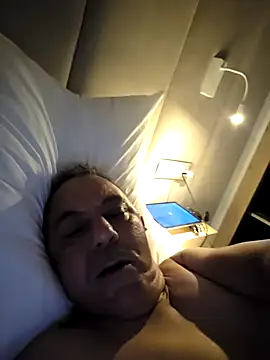 abdelhak33 online show from April 16, 2026, 9:26 pm