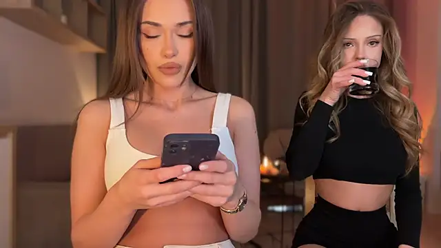 Julia RL online show from February 2, 2026, 8:29 pm