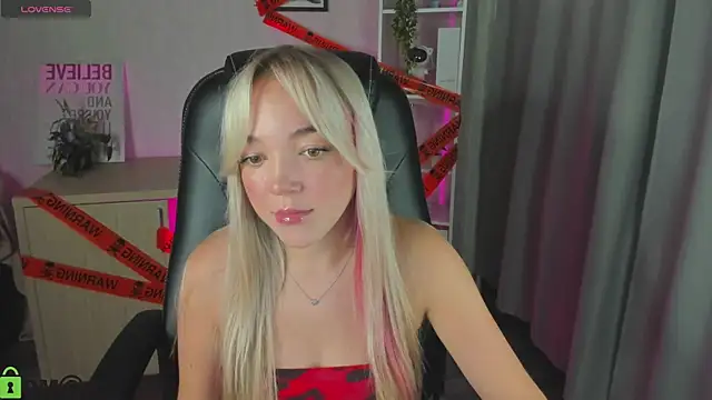 Christy Little online show from October 26, 2025, 9:10 pm