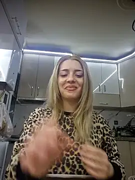 SUSELLAM1 online show from February 8, 2025, 4:47 pm