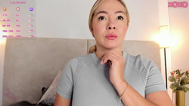 Saori newman online show from November 18, 2025, 11:58 am