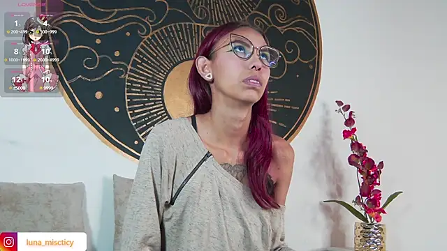 Lunamistyc online show from September 20, 2025, 7:26 pm