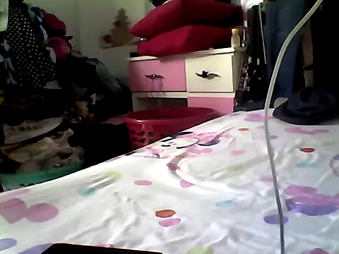 ariana crazzy online show from November 20, 2025, 3:12 pm