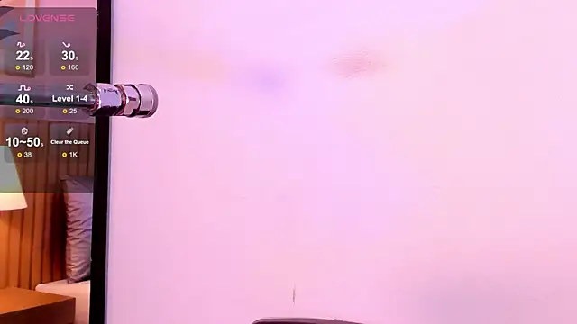 sexy mich 18 online show from April 2, 2026, 8:06 pm