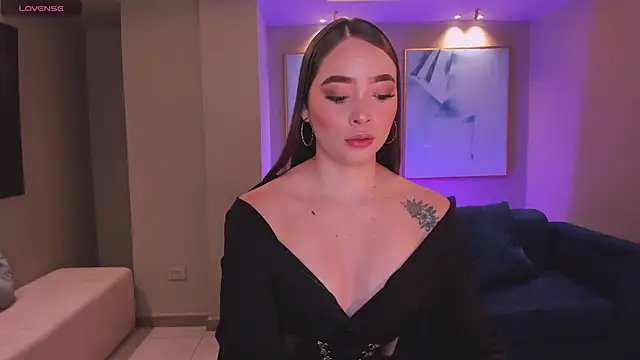 Snapshot of AlinaKravitz chatting on March 12, 2025, 11:31 am AlinaKravitz online show from March 12, 2025, 11:31 am