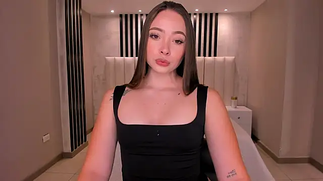 Snapshot of AlinaKravitz chatting on September 18, 2025, 10:39 am AlinaKravitz online show from September 18, 2025, 10:39 am