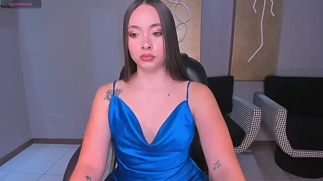 Snapshot of AlinaKravitz chatting on October 9, 2025, 10:57 am AlinaKravitz online show from October 9, 2025, 10:57 am