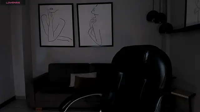 Snapshot of AlinaKravitz chatting on November 1, 2025, 11:56 am AlinaKravitz online show from November 1, 2025, 11:56 am