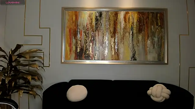 Snapshot of AlinaKravitz chatting on November 4, 2025, 11:20 am AlinaKravitz online show from November 4, 2025, 11:20 am