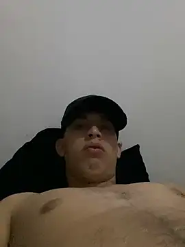 Snapshot of breiderxexiboys chatting on December 20, 2024, 12:41 am breiderxexiboys online show from December 20, 2024, 12:41 am