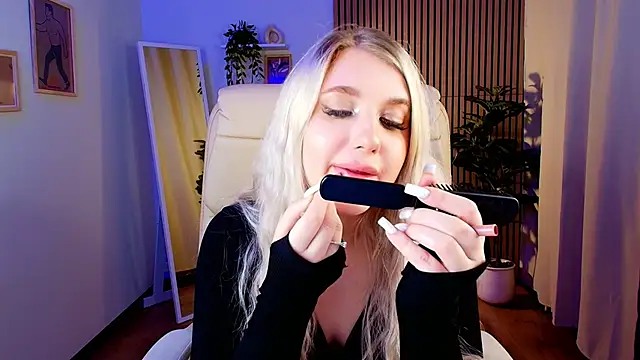 Evacadooo online show from April 2, 2026, 3:37 am