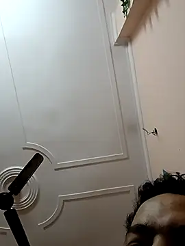 Snapshot of HornysLatika chatting on December 4, 2024, 7:39 am HornysLatika online show from December 4, 2024, 7:39 am