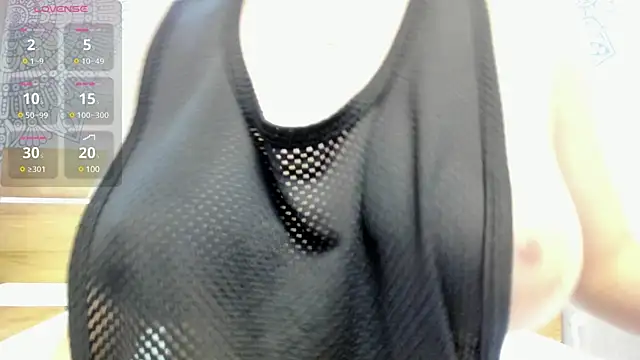Snapshot of AngelStonne_ chatting on January 22, 2025, 10:18 am AngelStonne online show from January 22, 2025, 10:18 am