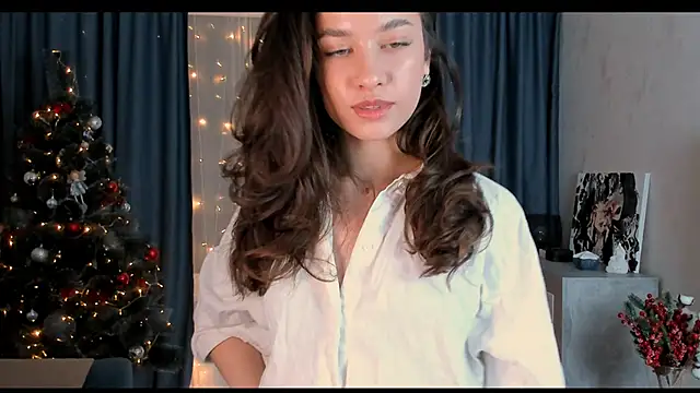 Snapshot of EmeliaReaper chatting on February 19, 2025, 2:44 am EmeliaReaper online show from February 19, 2025, 2:44 am