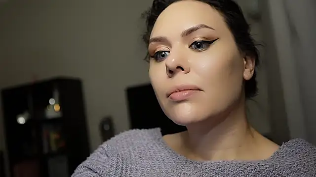 MollyCheiz online show from December 18, 2024, 2:32 am