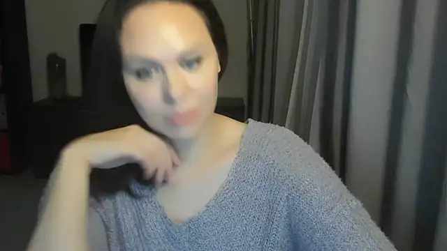 MollyCheiz online show from February 5, 2026, 4:22 pm